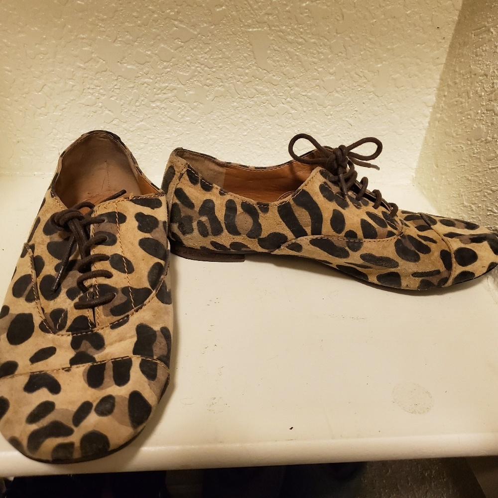 Gianni Bini cheetah print oxfords